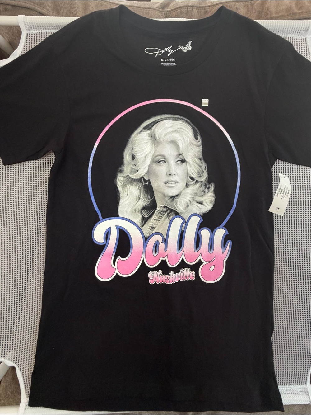NWT Official Dolly Nashville Black Graphic T-Shirt with Retro Logo